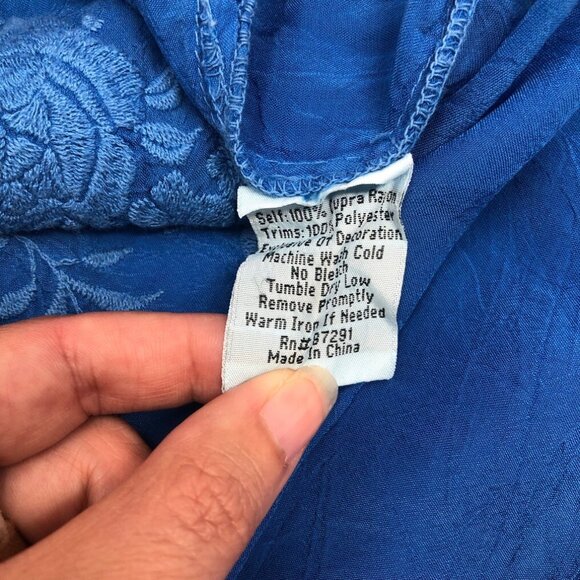 Johnny Was Embroidered Cold Shoulder Blouse Size S Blue Cupra Rayon - Picture 7 of 7